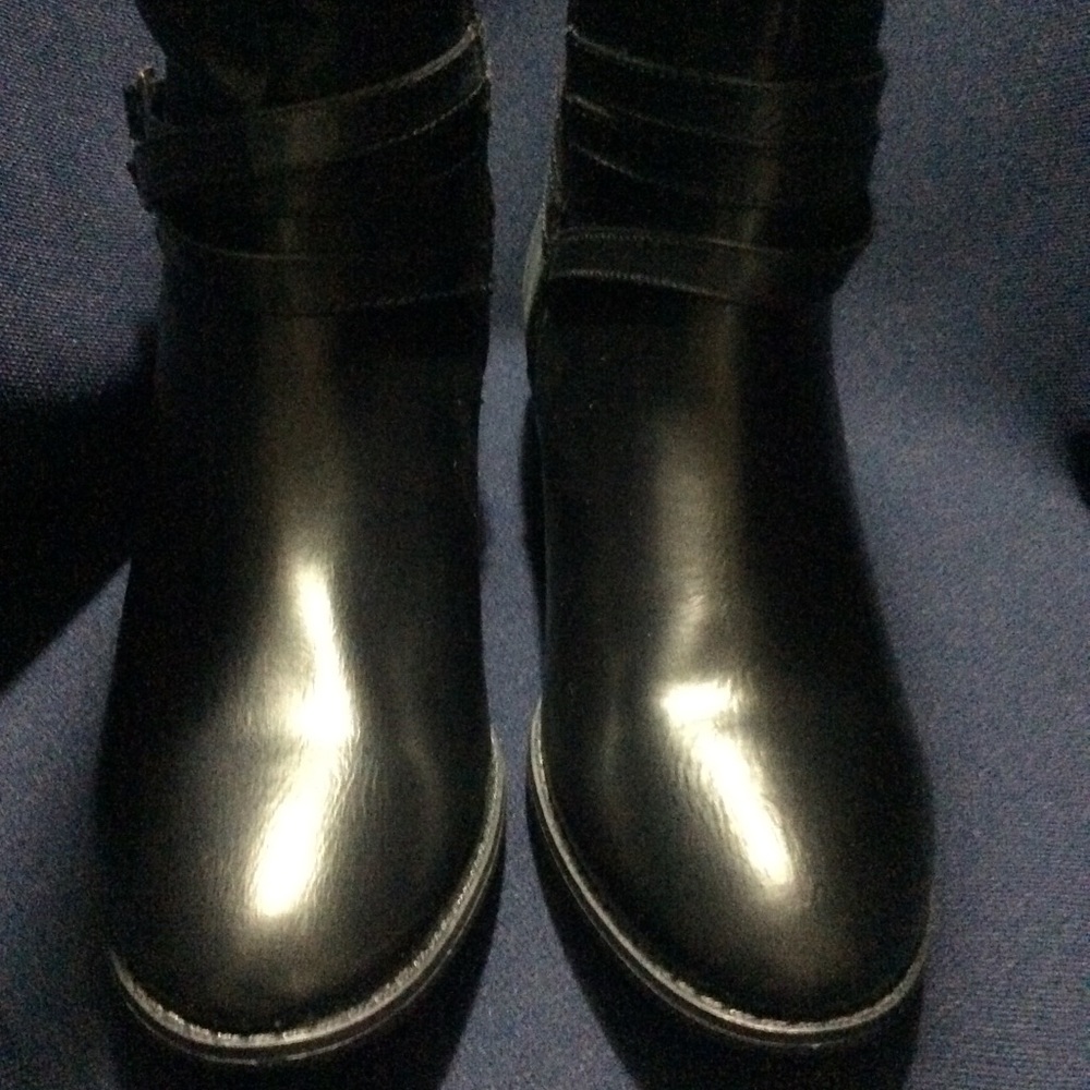 So “Trixie” Wide Calf Size 7 Black & Tan Boots